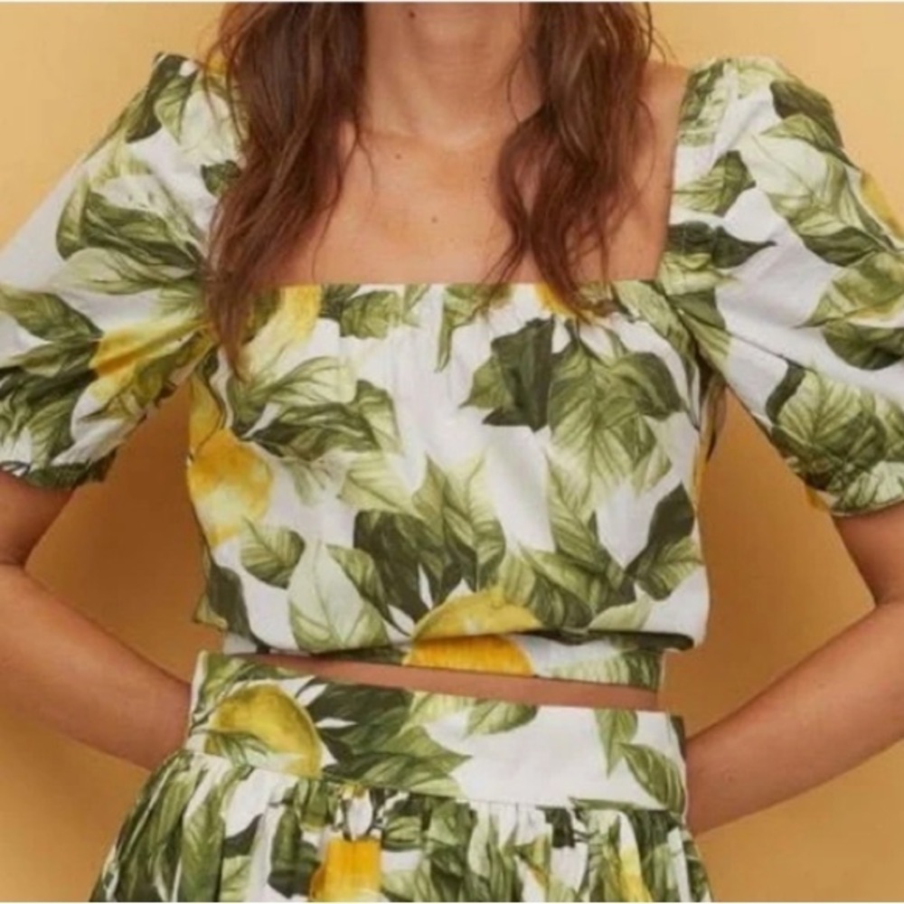 H&M • Lemon Print Crop Top